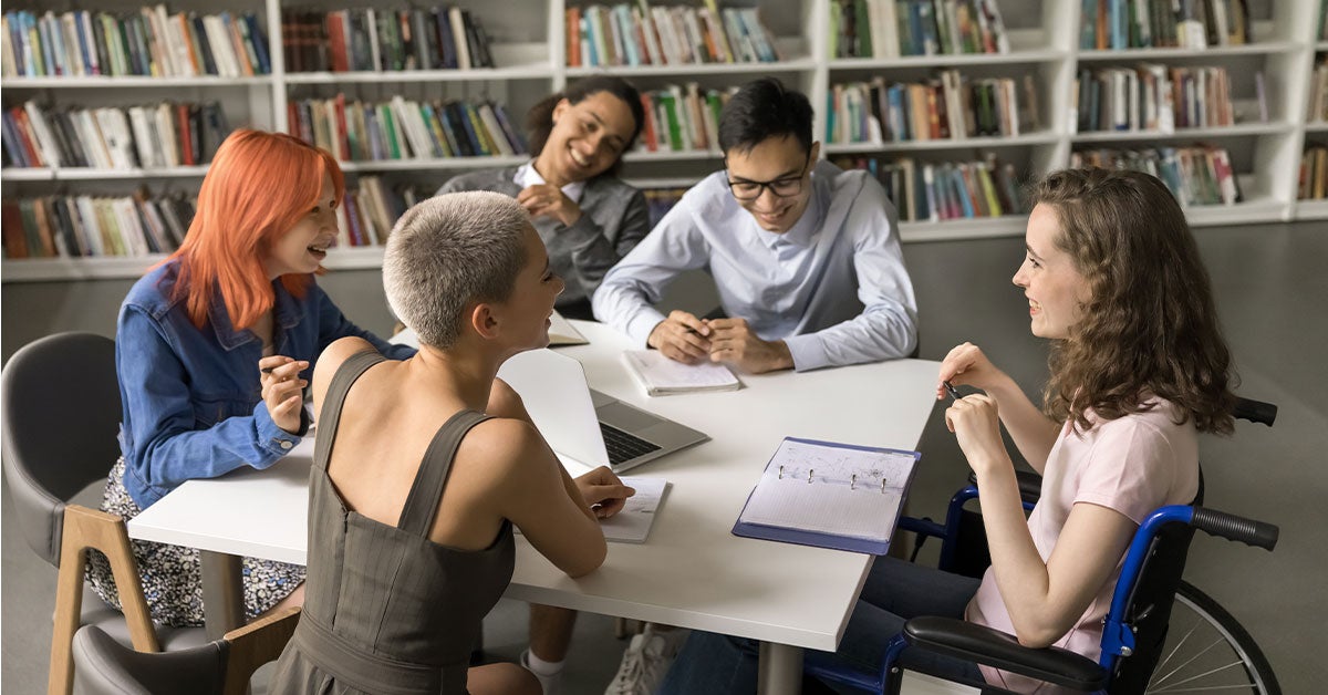 teacher with diversity of students 
